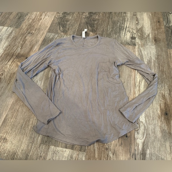 New without tags lululemon hold tight long sleeve - riverstone size 12 - Picture 2 of 7